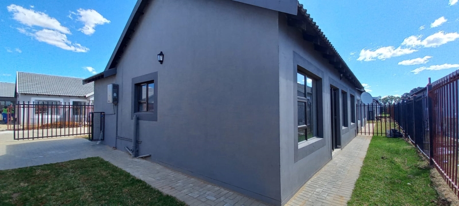 To Let 3 Bedroom Property for Rent in Heidedal Free State